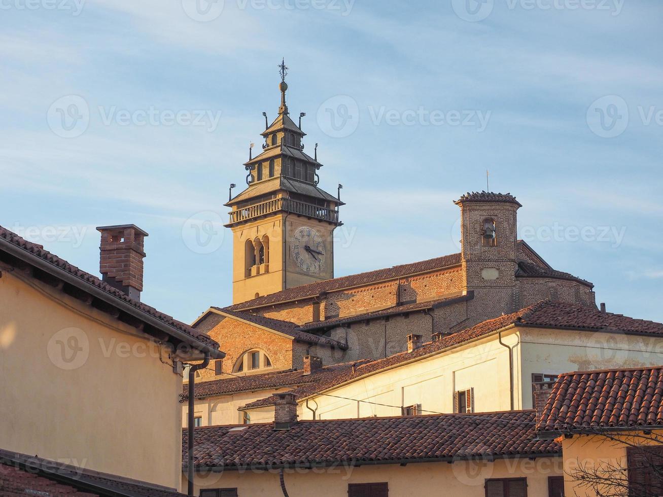 iglesia de san giorgio en chieri foto