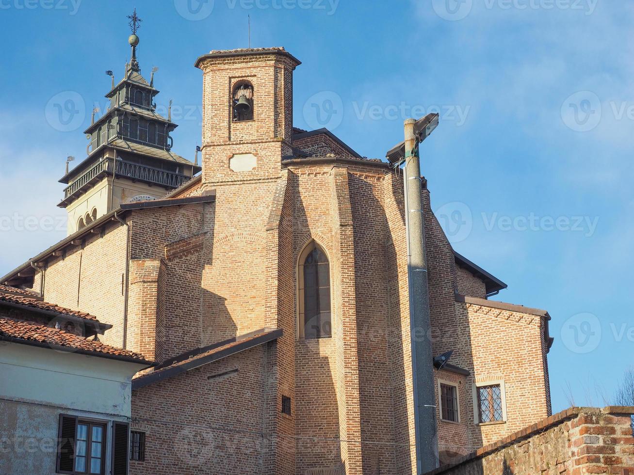 iglesia de san giorgio en chieri foto