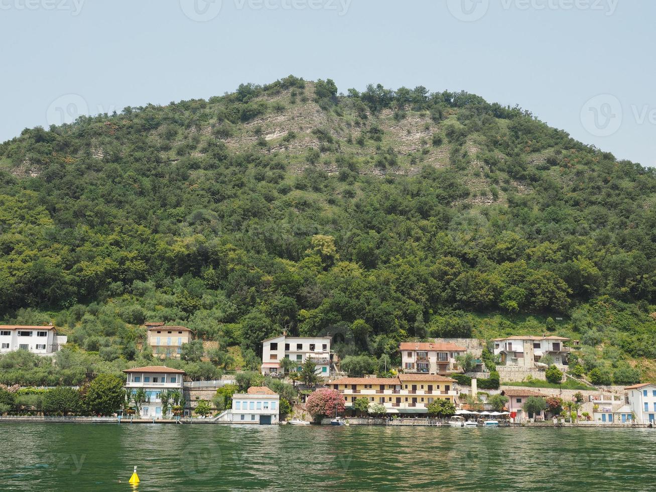 vista del lago iseo foto