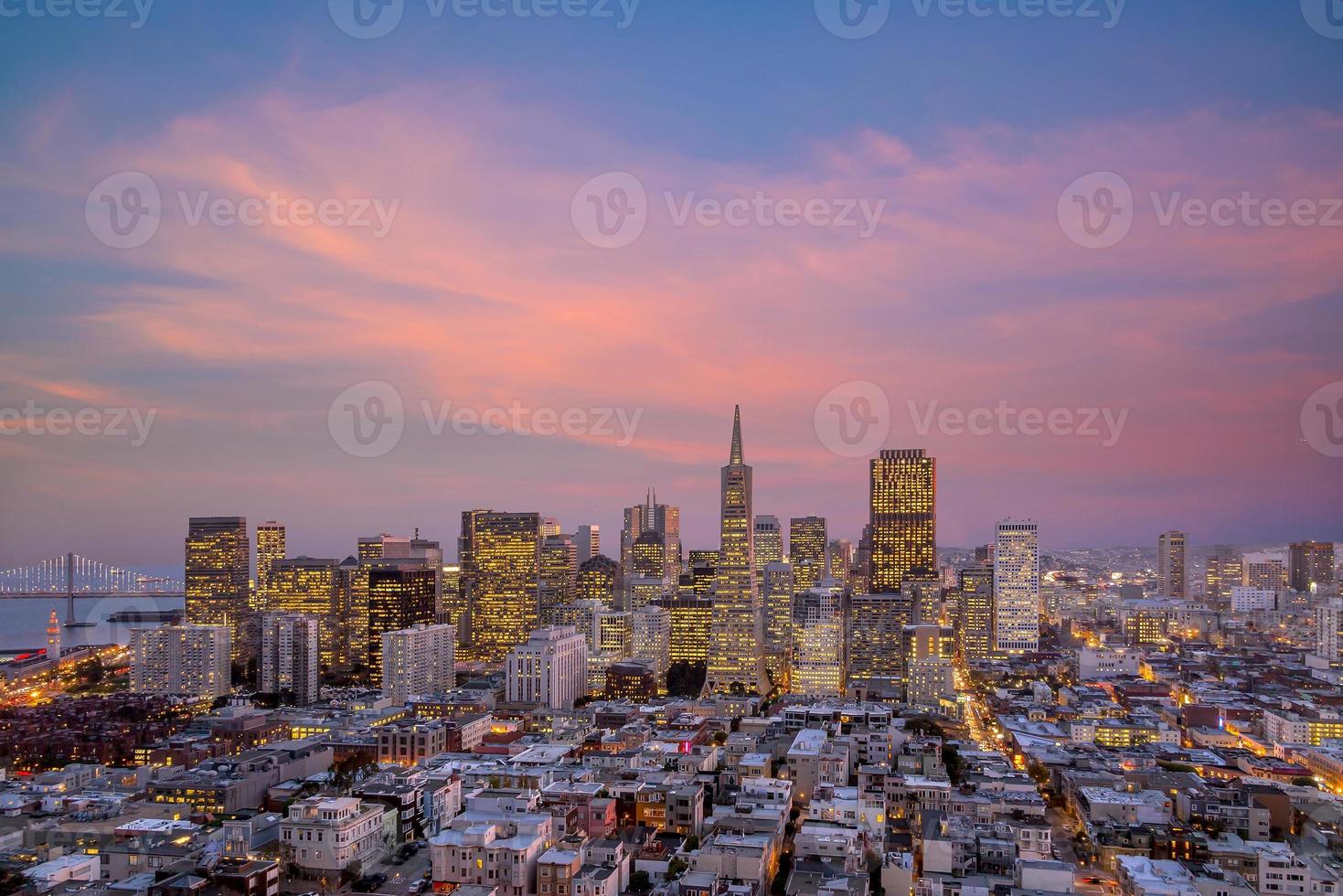 el centro de san francisco al atardecer. foto