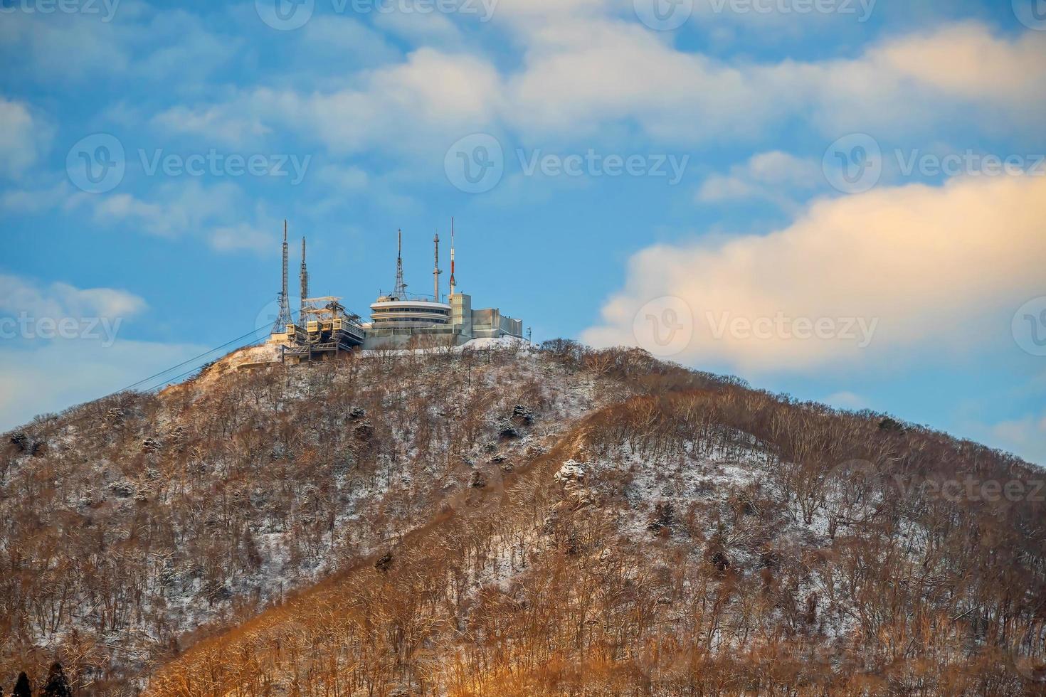 Monte la estación del teleférico del teleférico de Hakodate en invierno foto