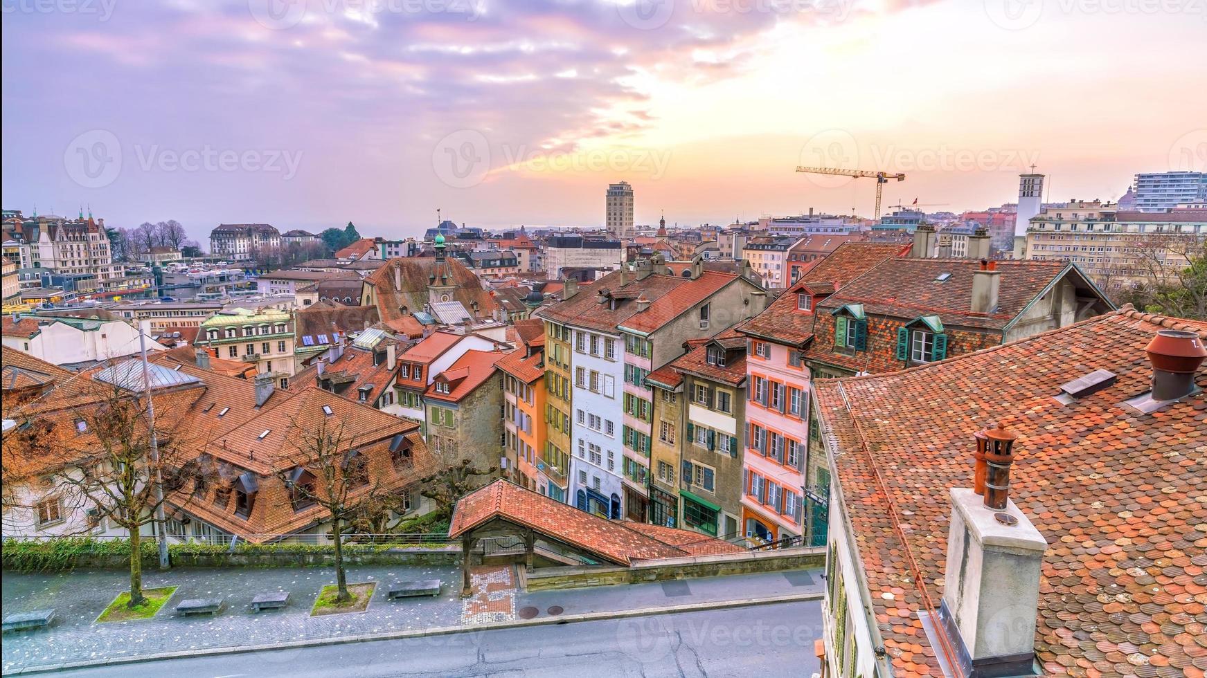 El centro de la ciudad de Lausana en Suiza foto