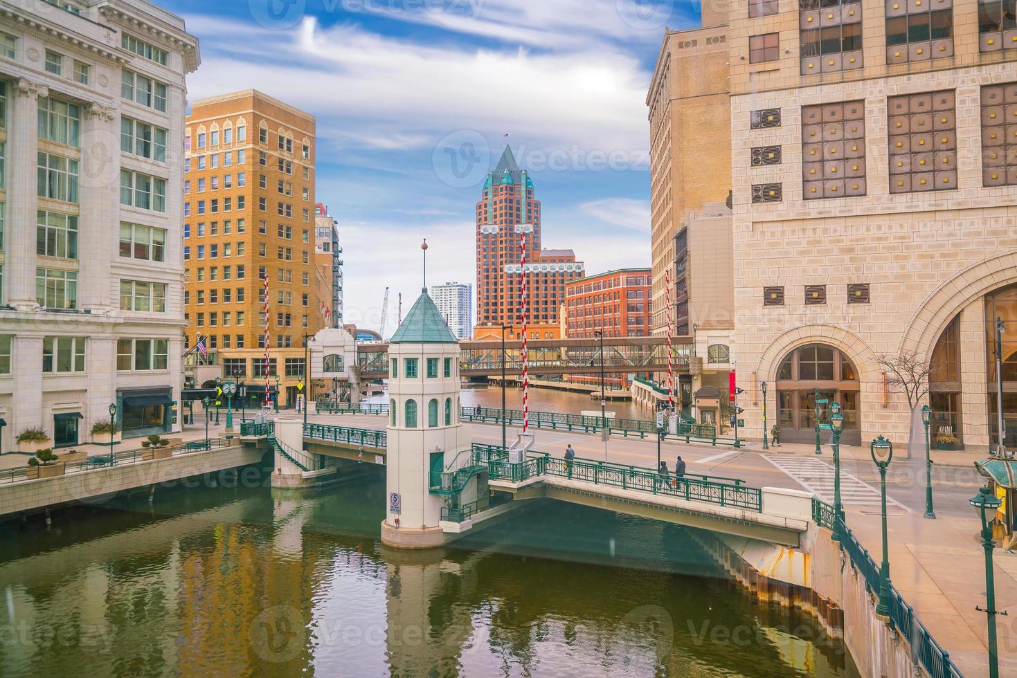 horizonte de la ciudad de milwaukee, estados unidos de américa foto