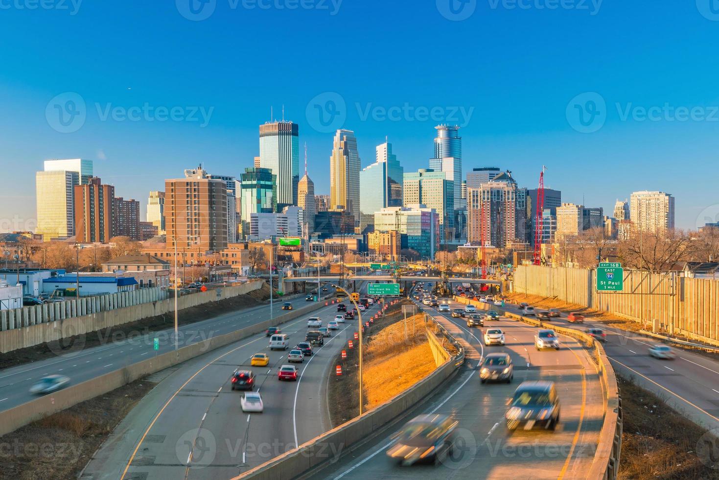 Horizonte del centro de Minneapolis en Minnesota, EE. foto