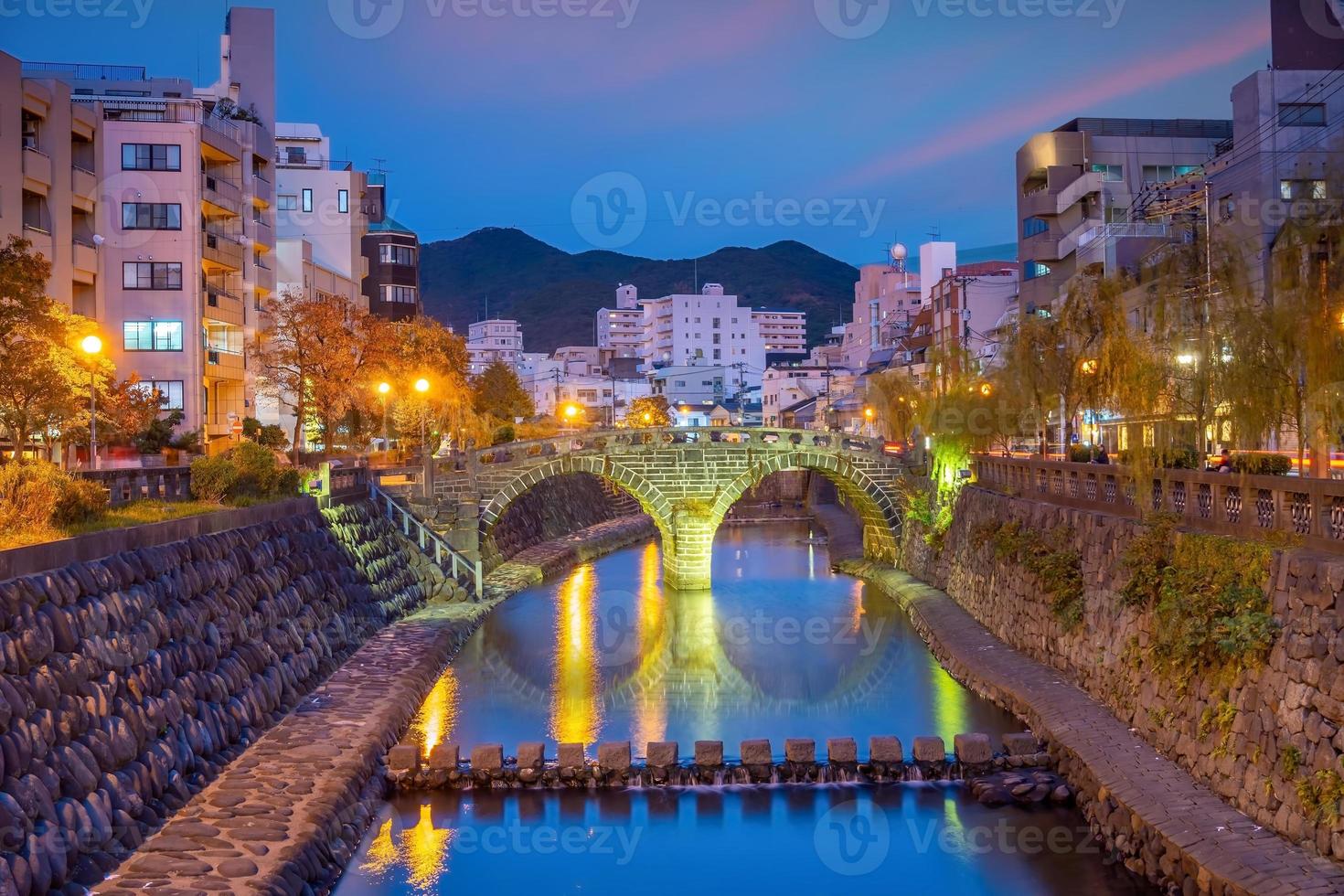 Puente de espectáculos Megane en Nagasaki, Kyushu, Japón foto