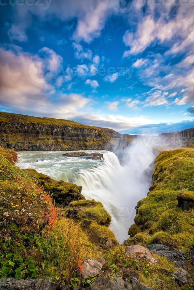 hermosa y famosa cascada de gullfoss en islandia foto