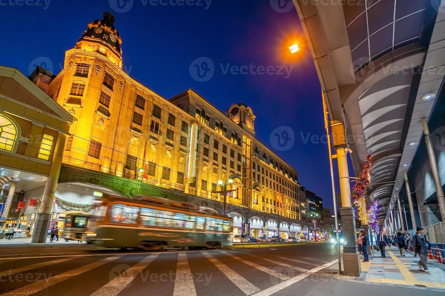 centro de la ciudad de kagoshima, paisaje urbano en kyushu, japón foto