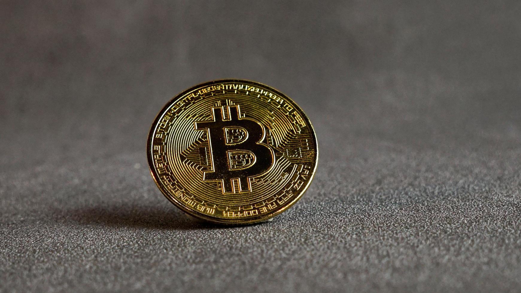 criptomoneda bitcoin la moneda del futuro, moneda de oro foto