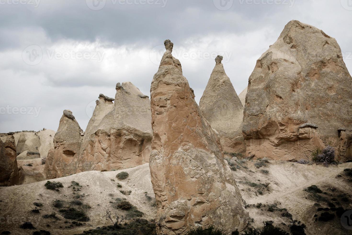 chimeneas de hadas en Capadocia, Turquía, paisaje de chimeneas de hadas foto