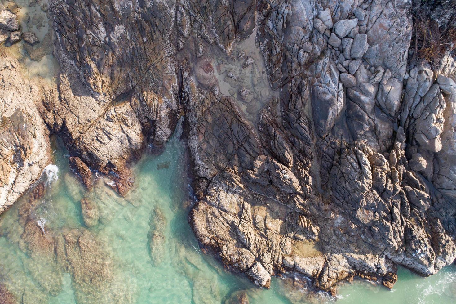 Increíble vista aérea del mar de arriba hacia abajo orilla del mar fondo de la naturaleza foto