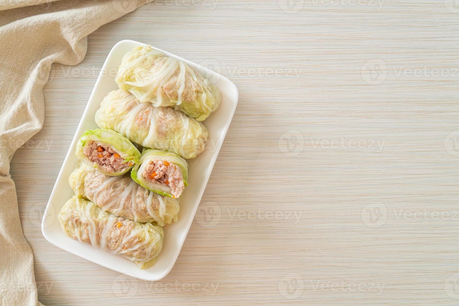Minced Pork Wrapped in Chinese Cabbage photo