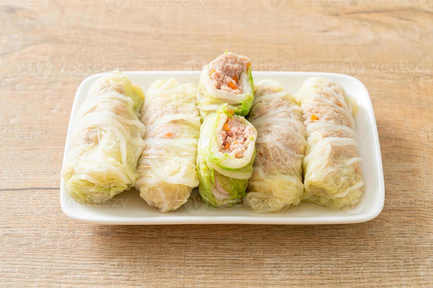 Minced Pork Wrapped in Chinese Cabbage photo