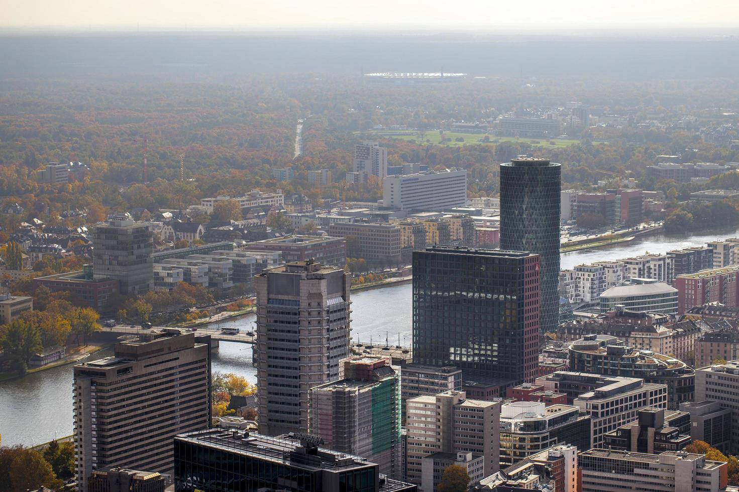 Edificios generales del paisaje urbano europeo en Alemania Frankfurt foto