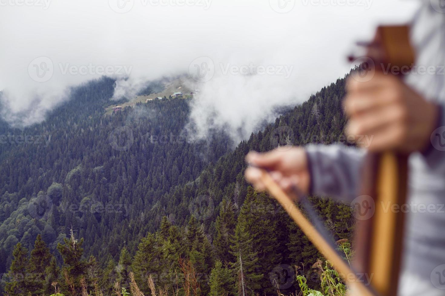 instrumento de cuerda turco, meseta de pokut, rize, pavo foto