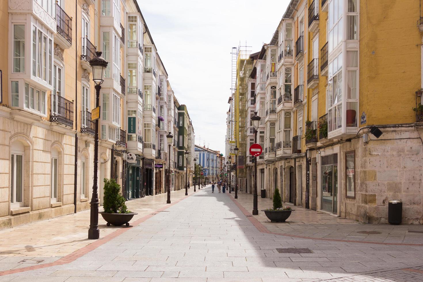 ciudad de burgos, pequeña ciudad en el norte de españa foto