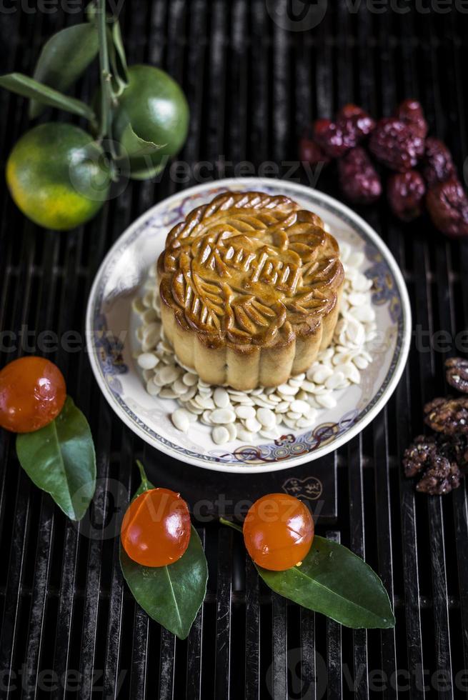 pasteles de luna gourmet tradicionales chinos primer plano de alimentos dulces festivos foto