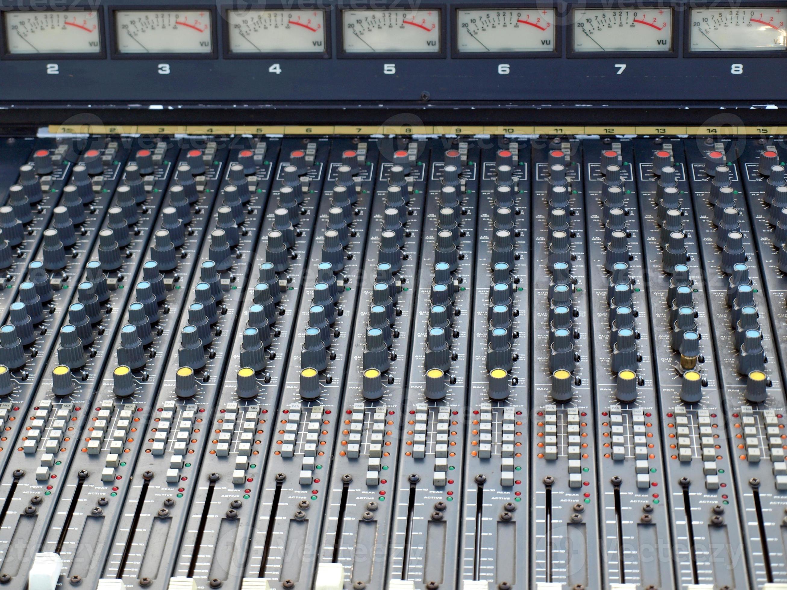 Analog soundboard mixer 3217387 Stock Photo at Vecteezy