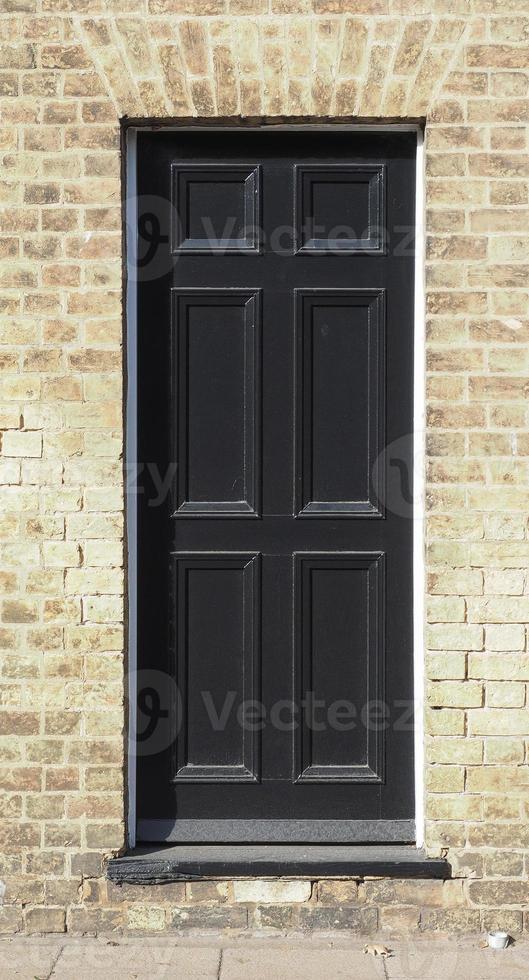 puerta británica tradicional negra foto
