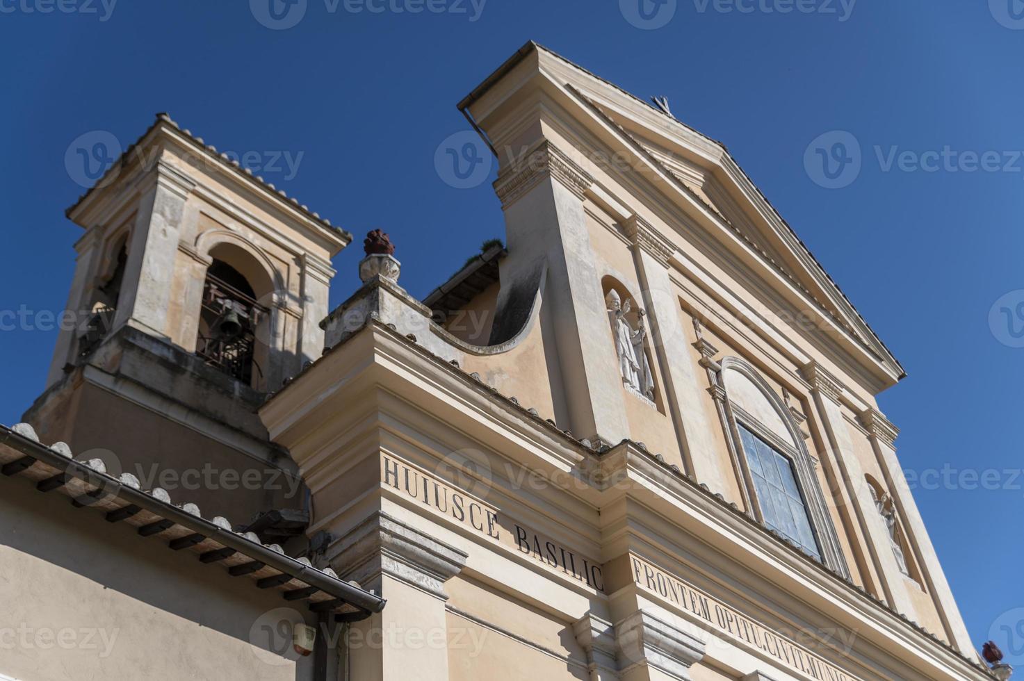 basilica di san valentino en terni foto