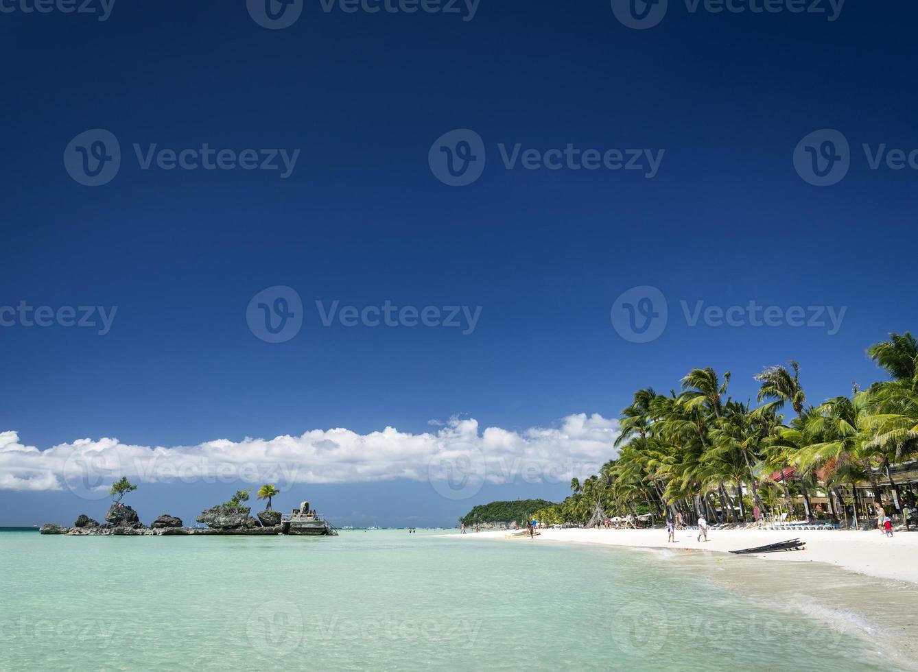 La estación 2 de la zona principal de la playa de la isla paraíso tropical de Boracay, Filipinas foto