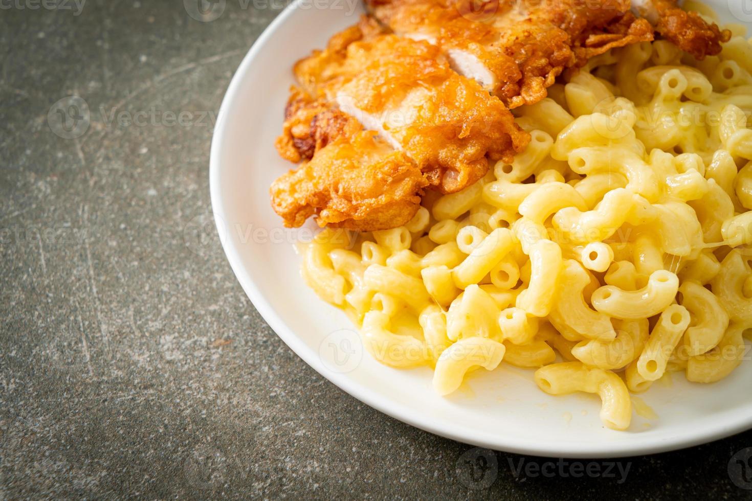 Mac and cheese with fried chicken photo