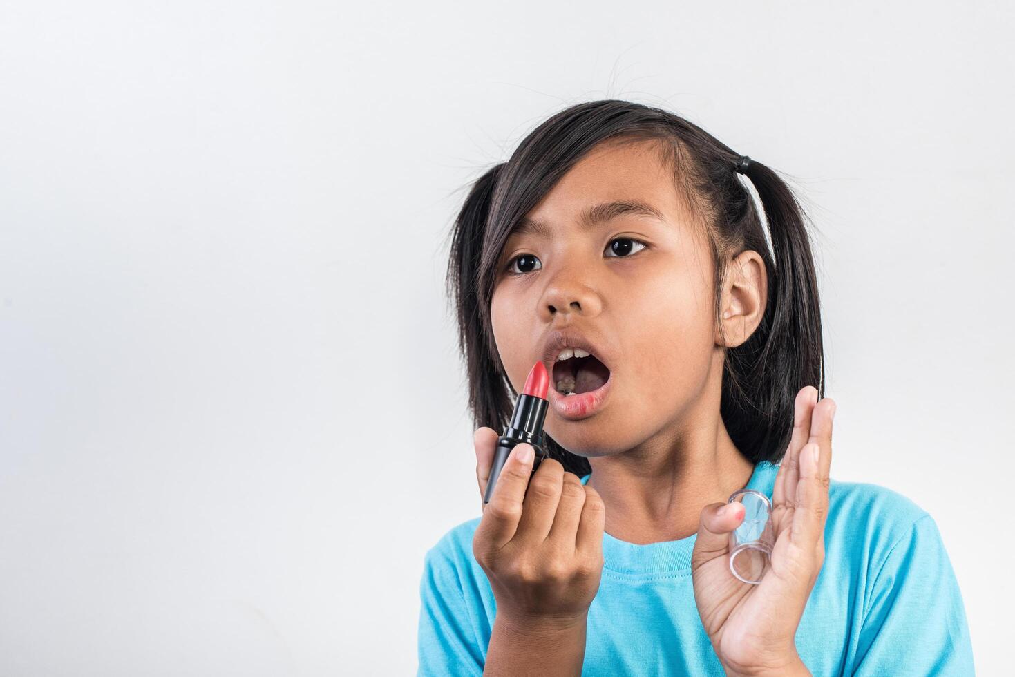 retrato maquillaje de niña con su rostro. foto