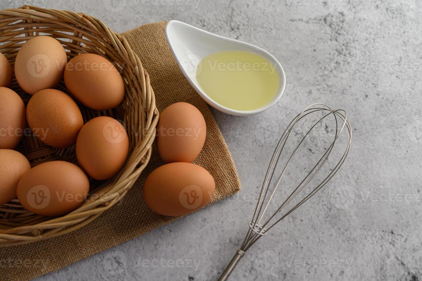 huevos para preparar comida para cocinar foto