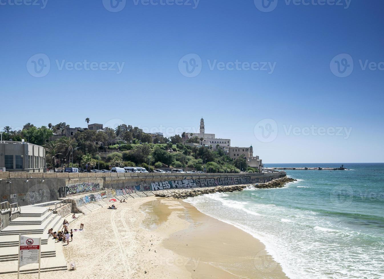 La playa de la ciudad en el casco antiguo de Jaffa Yafo de Tel Aviv, Israel foto