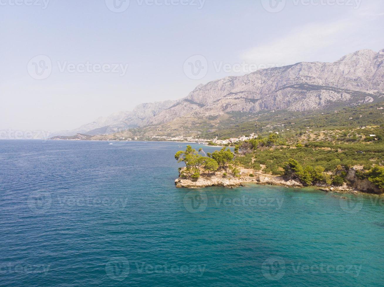 Laguna azul, hermosa bahía cerca de podgora makarska rivera croacia foto