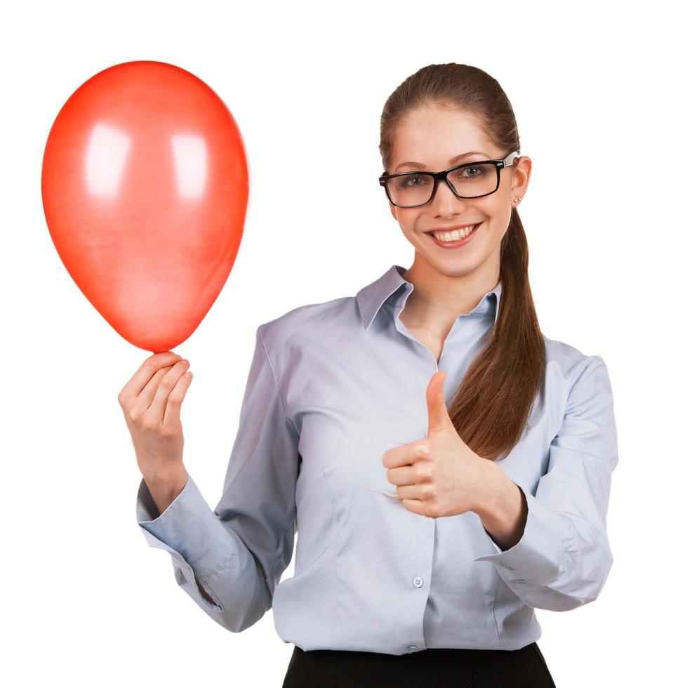 chica con globo inflado muestra que todo genial foto