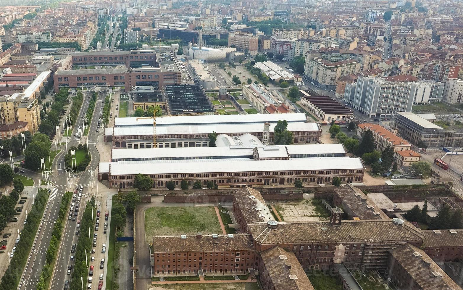 Vista aérea del taller de reparación de trenes ogr officine grandi riparazioni foto