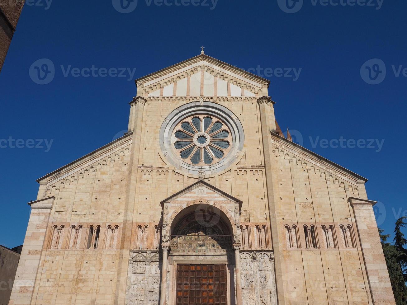 basílica de san zeno en verona foto