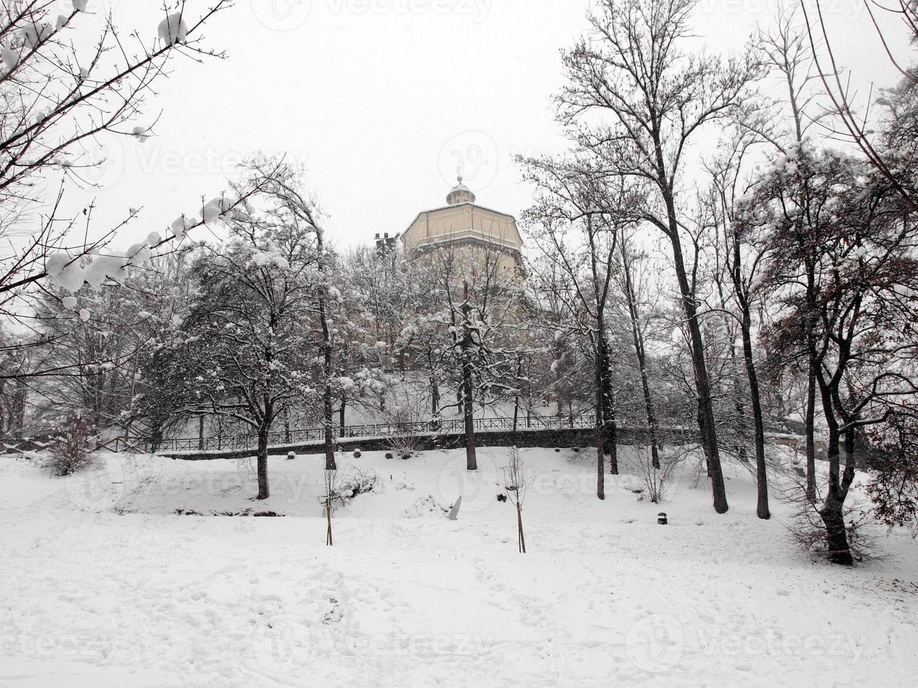 Iglesia Cappuccini bajo la nieve, Turín foto