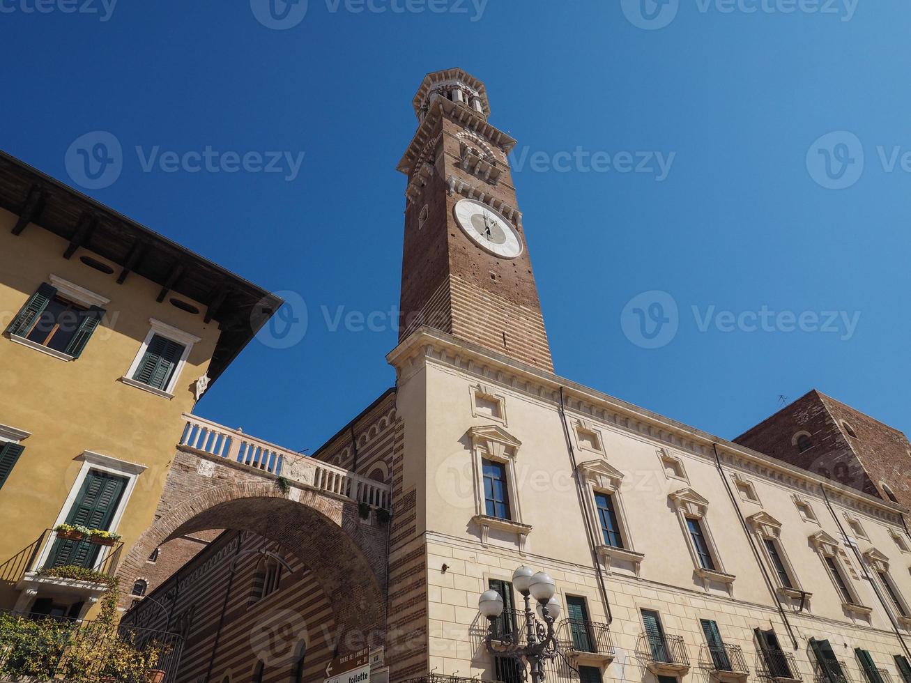 piazza delle erbe en verona foto