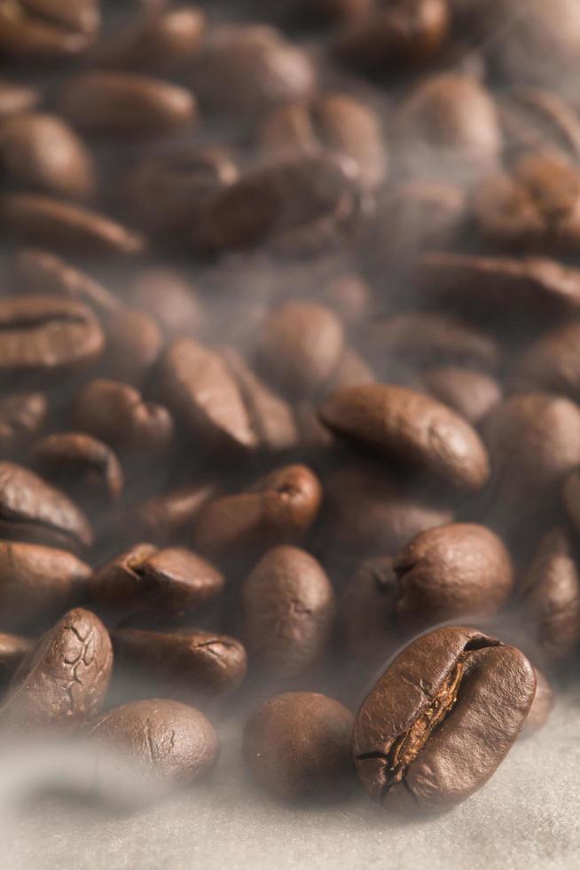 granos de café buen olor aroma bebiendo en la mañana para despertar foto