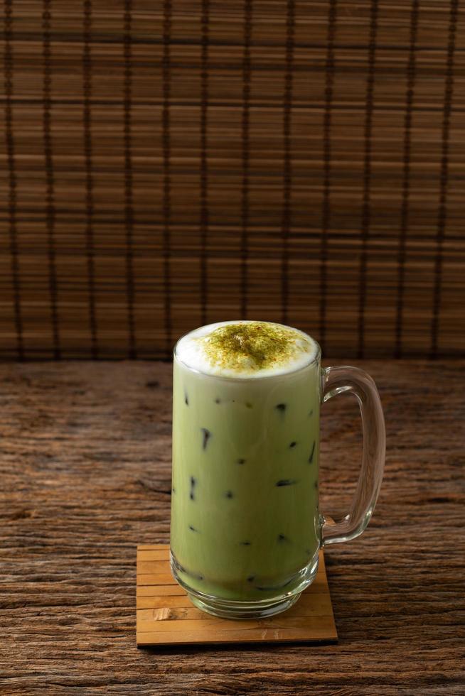 greentea matcha latte bebida fría beber frescura foto