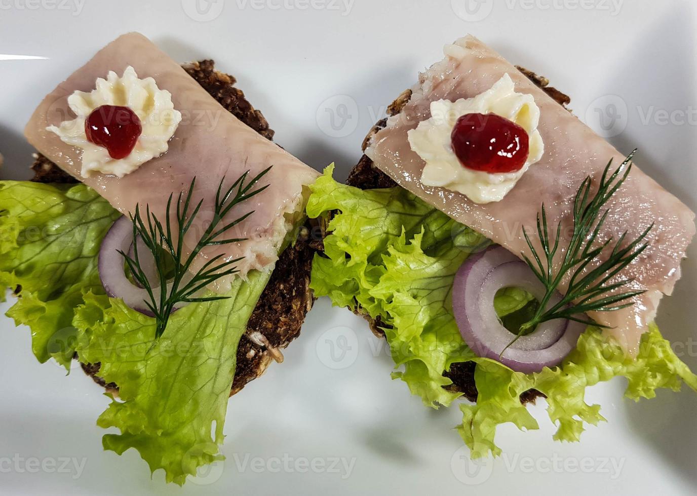 pescado ahumado diferentes canapés foto