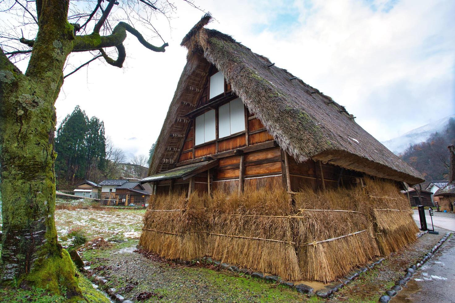 Área de gokayama dentro de la ciudad de nanto en la prefectura de toyama, japón foto