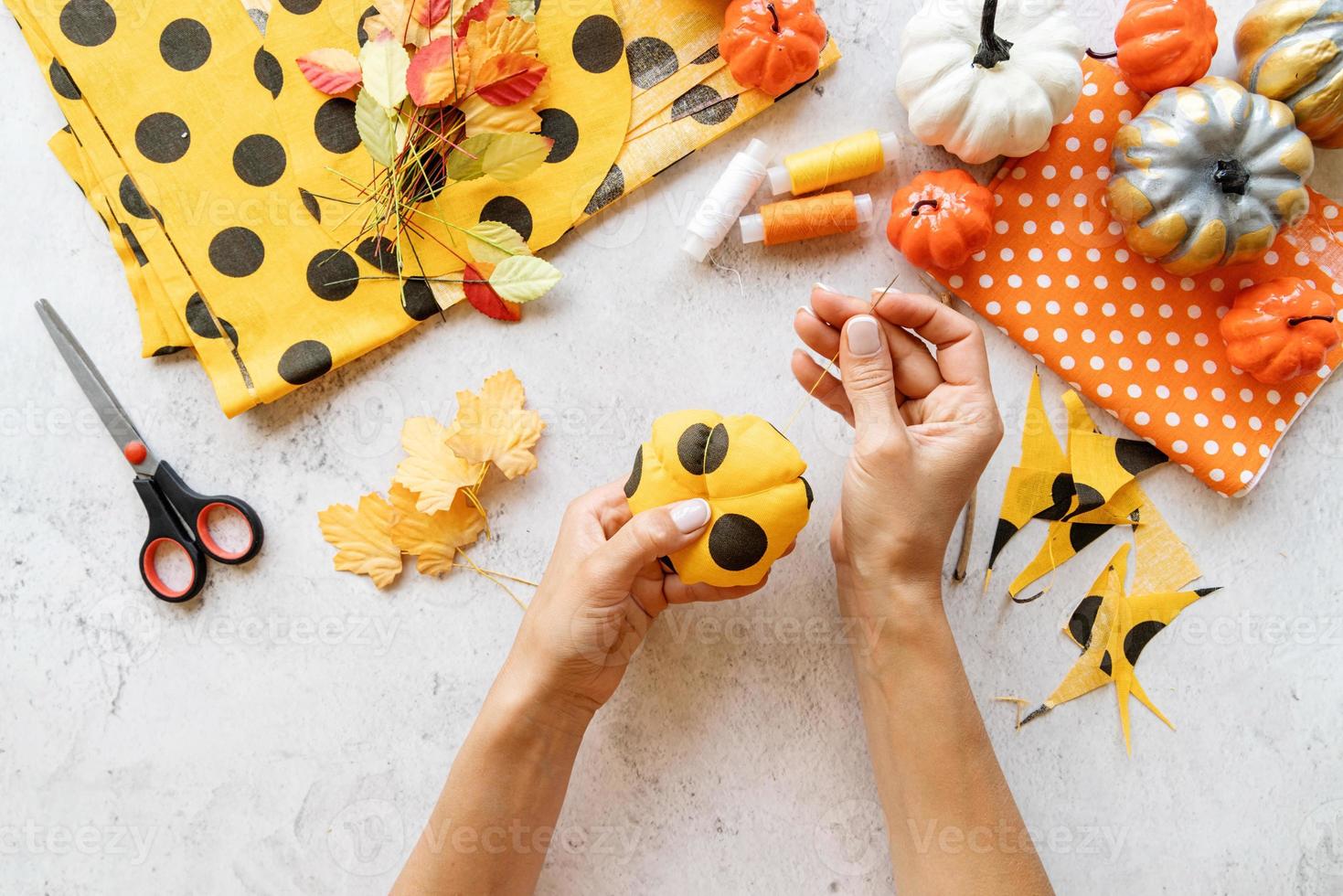 Making Halloween textile DIY pumpkin photo