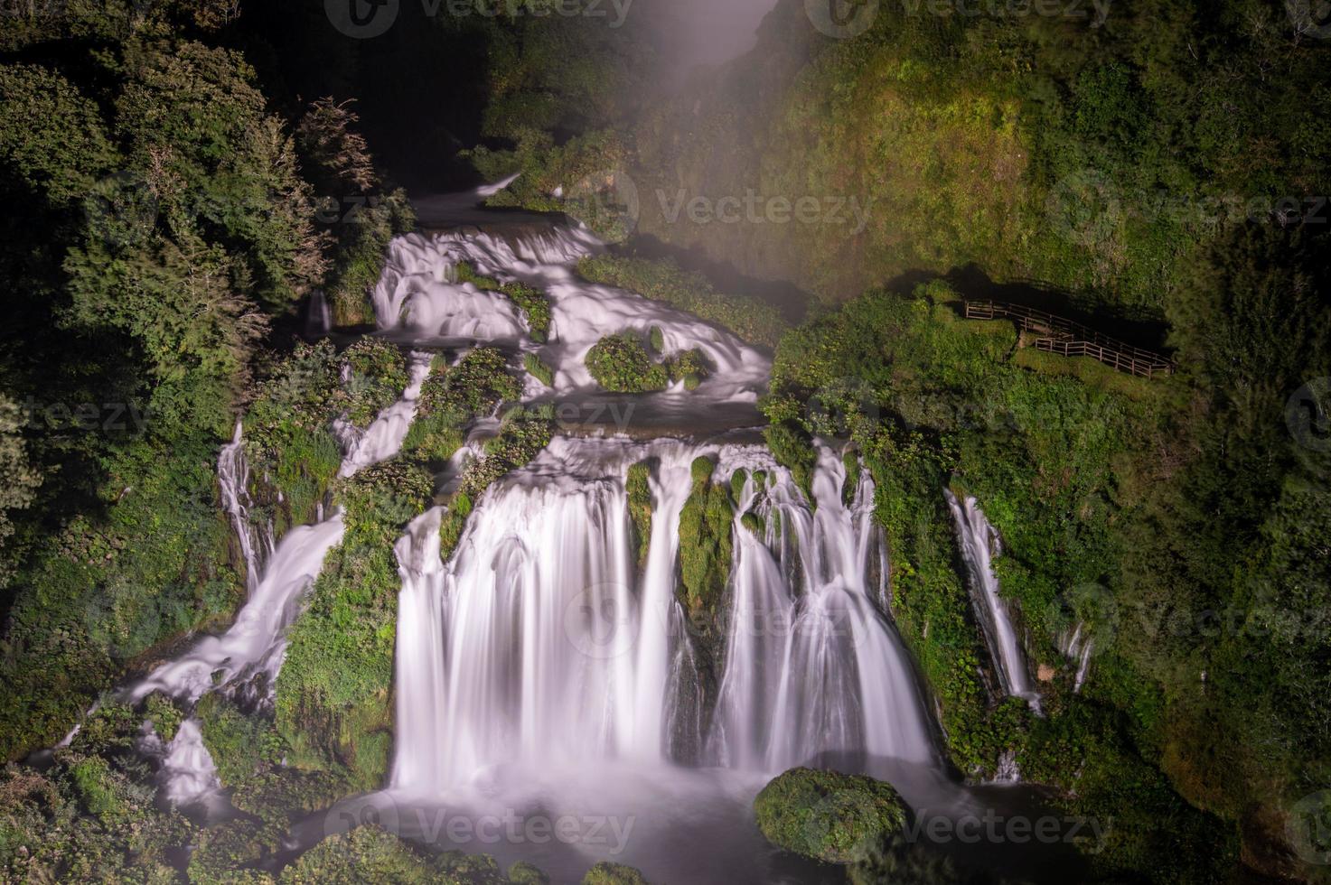 Marmore cae de noche foto