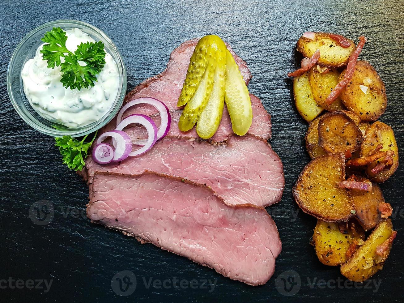 Roast beef with fried potatoes and remoulade photo
