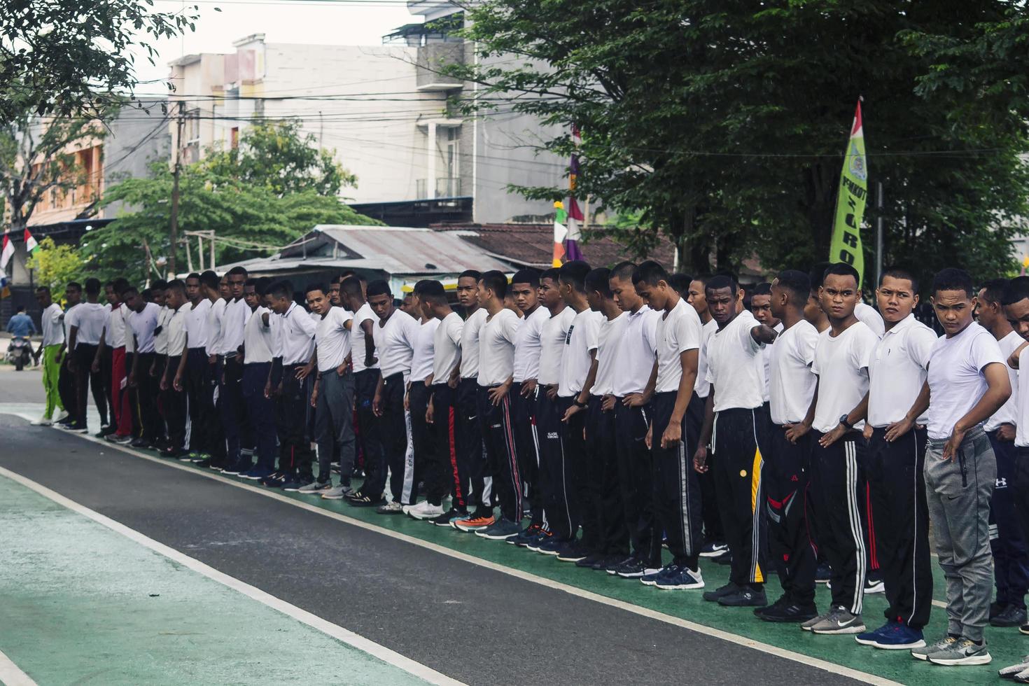 sorong, papua occidental, indonesia 2021- candidatos no comisionados de la policía indonesia foto