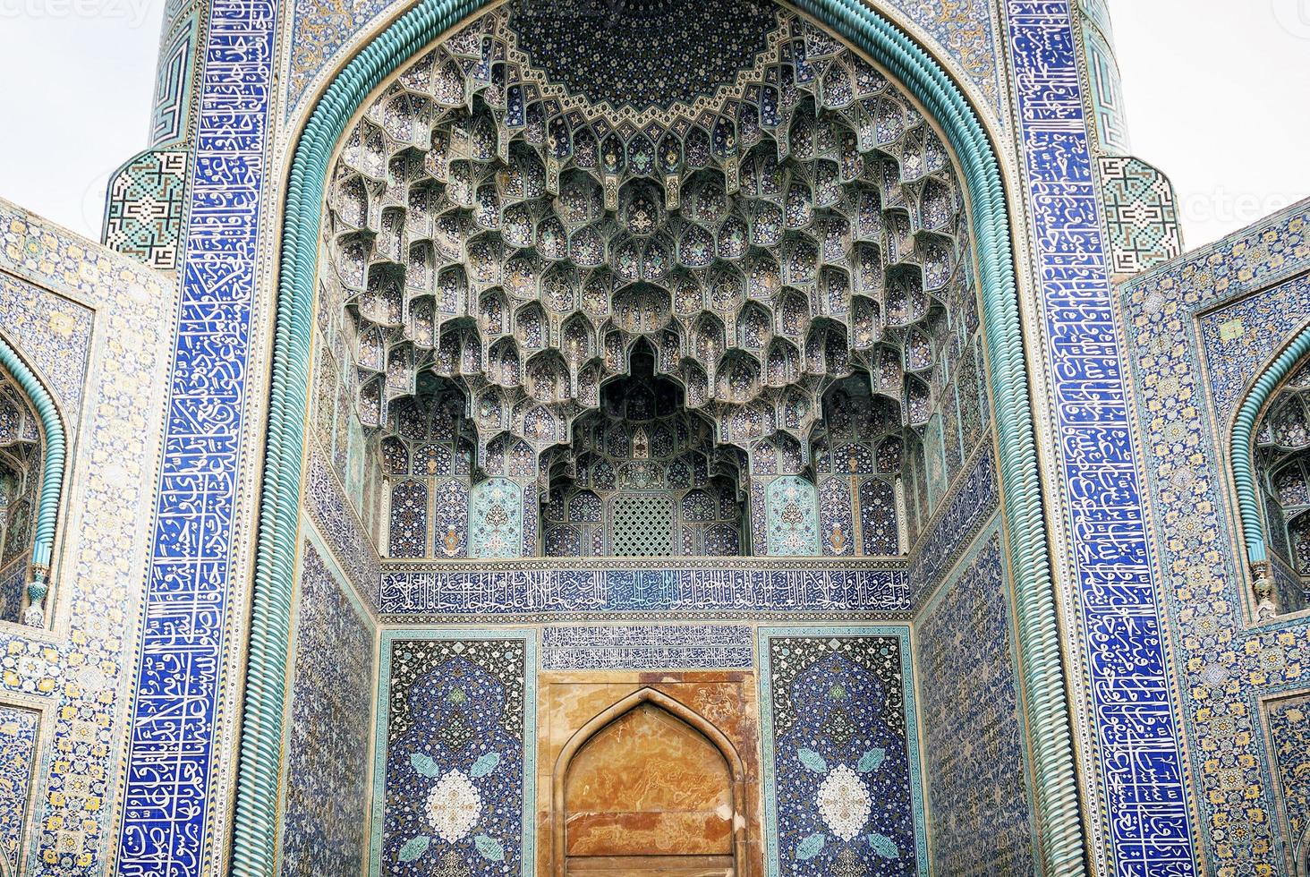 el famoso monumento de la mezquita shah en la plaza naqsh-e jahan en la ciudad de isfahán irán foto