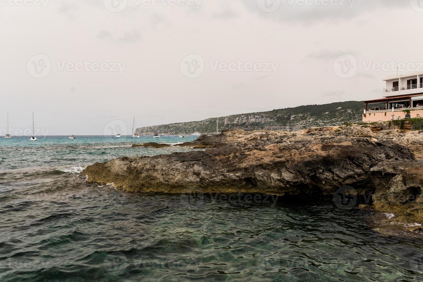 Es calo de sant agusti pueblo de pescadores en la isla de formentera foto