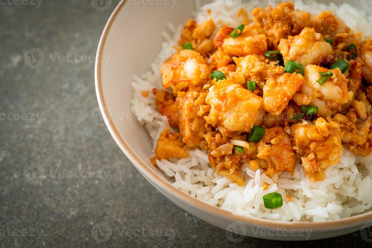 Stir-fried shrimps with garlic and shrimps paste photo