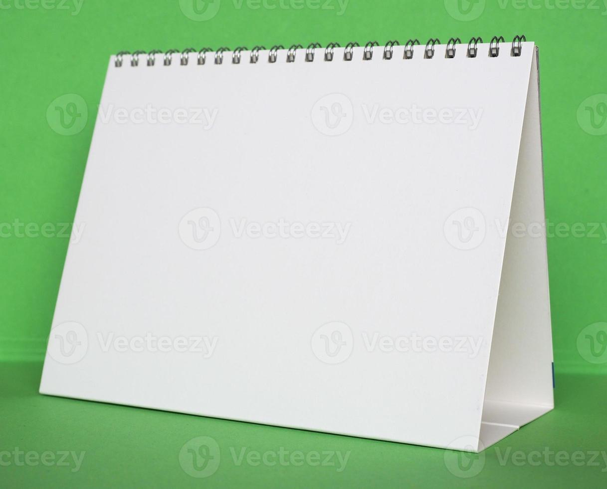 página de calendario en blanco foto