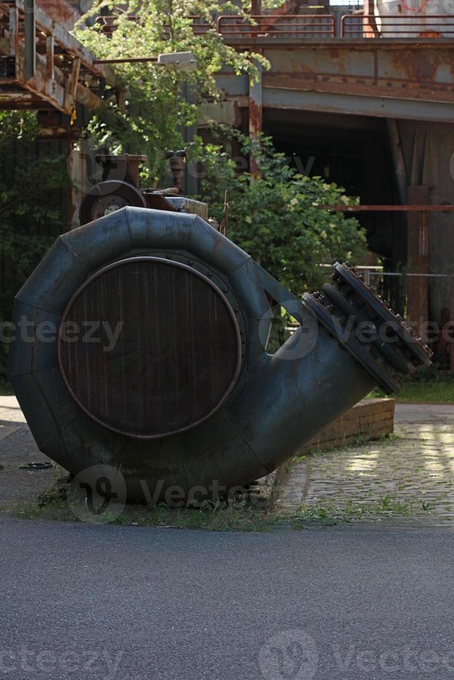 Zona de antigua fábrica industrial abandonada Landschaftpark Duisburg Nord foto