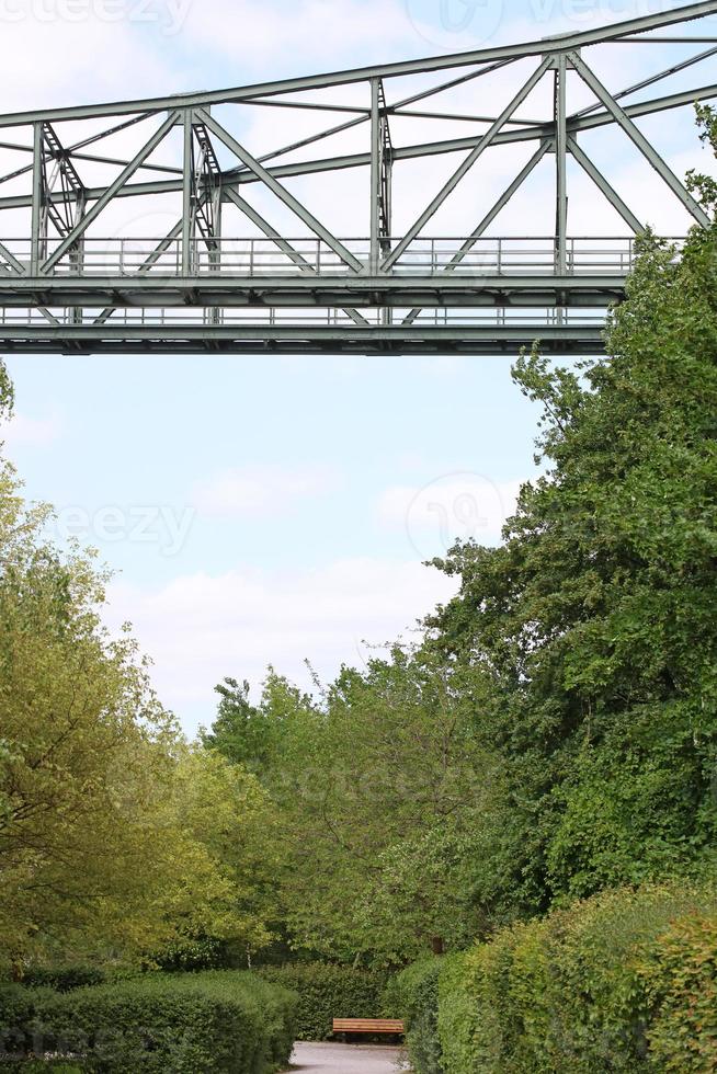 Zona de antigua fábrica industrial abandonada Landschaftpark Duisburg Nord foto