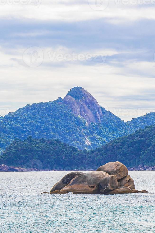 rocas olas praia lopes playa mendes isla ilha grande brasil. foto