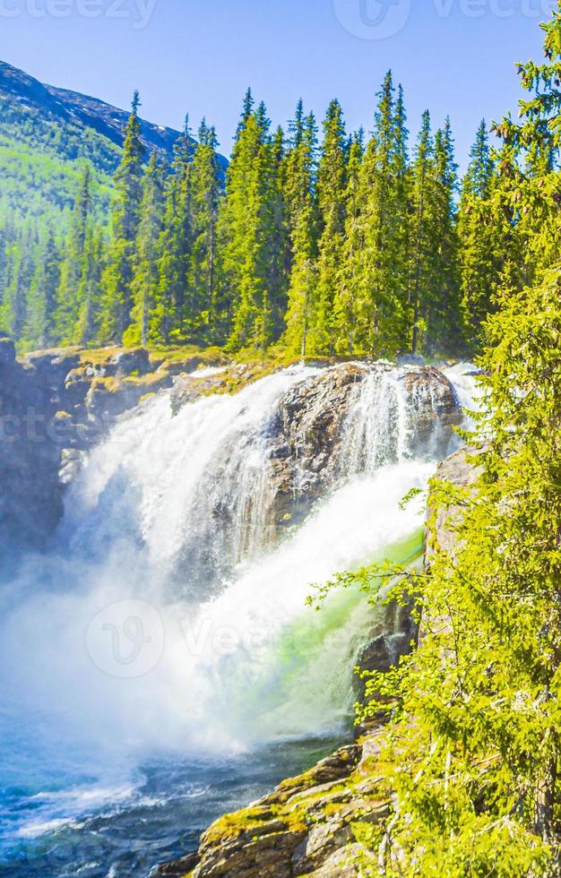 rjukandefossen hemsedal viken noruega cascada más hermosa de europa. foto